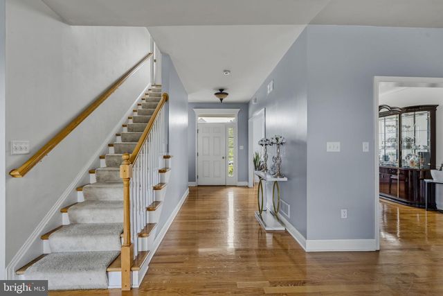327 SQUIRE LN, Lititz, PA 17543
