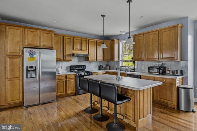 327 SQUIRE LN, Lititz, PA 17543