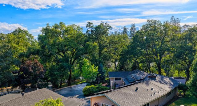 10016 E Lime Kiln Rd, Grass Valley, CA 95949