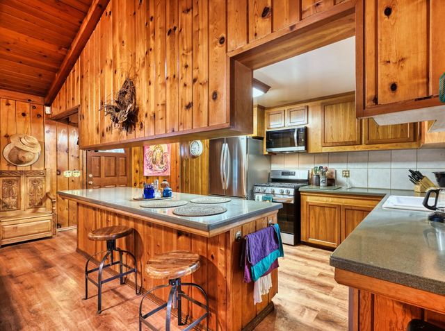 10016 E Lime Kiln Rd, Grass Valley, CA 95949