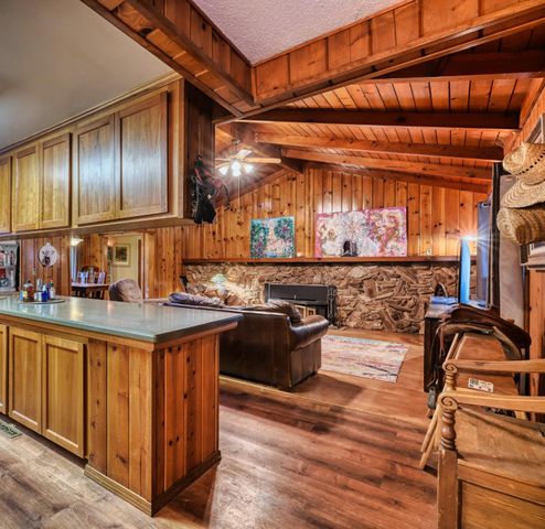 10016 E Lime Kiln Rd, Grass Valley, CA 95949