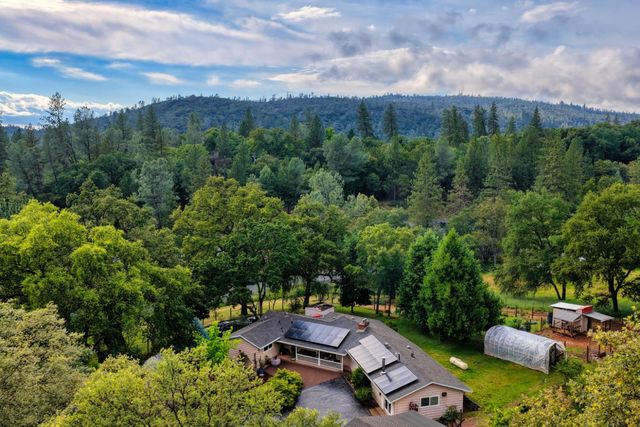 10016 E Lime Kiln Rd, Grass Valley, CA 95949