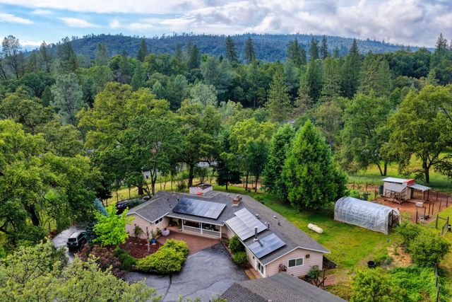 10016 E Lime Kiln Rd, Grass Valley, CA 95949