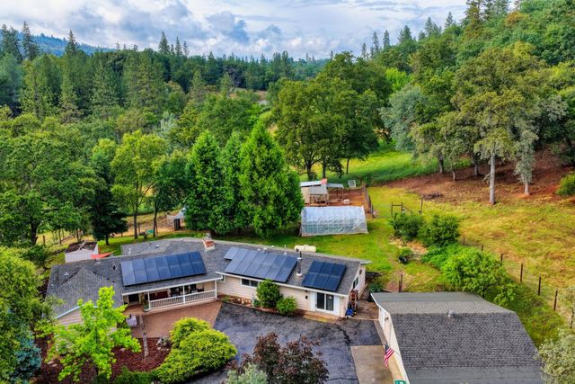 10016 E Lime Kiln Rd, Grass Valley, CA 95949