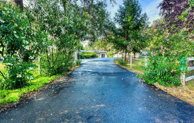10016 E Lime Kiln Rd, Grass Valley, CA 95949