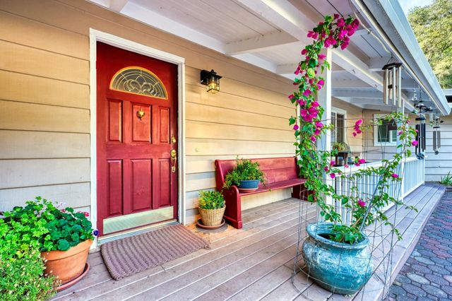 10016 E Lime Kiln Rd, Grass Valley, CA 95949