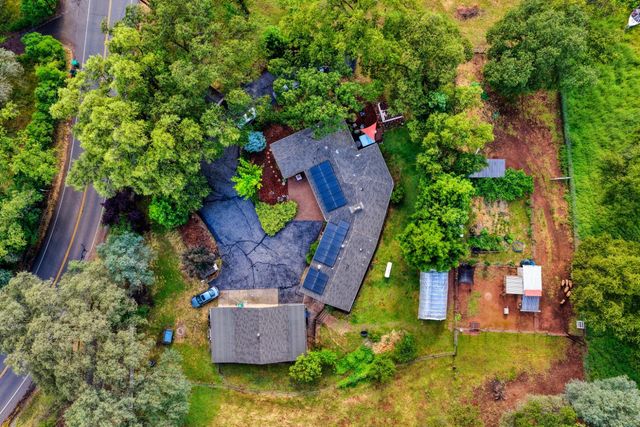 10016 E Lime Kiln Rd, Grass Valley, CA 95949