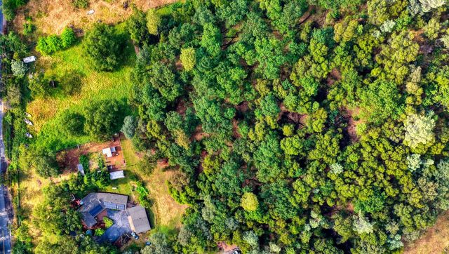 10016 E Lime Kiln Rd, Grass Valley, CA 95949