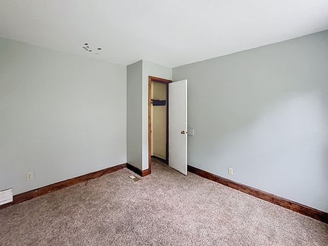 1421 W 10th Street, Davenport, IA 52804