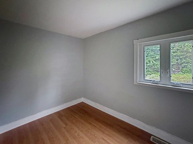 1421 W 10th Street, Davenport, IA 52804