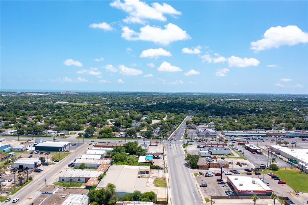 2346 Horne, Corpus Christi, TX 78415 — photo 5