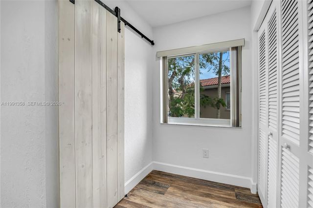 164 Riviera Cir, Weston, FL 33326