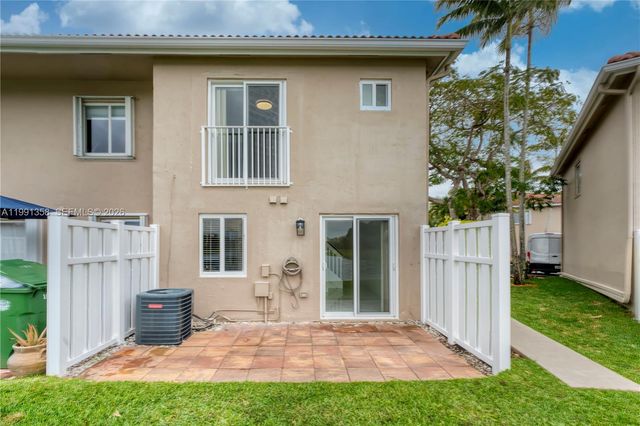 164 Riviera Cir, Weston, FL 33326