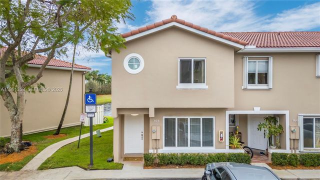 164 Riviera Cir, Weston, FL 33326