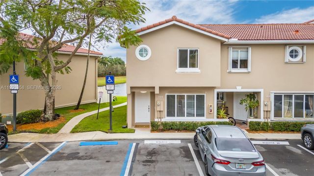 164 Riviera Cir, Weston, FL 33326