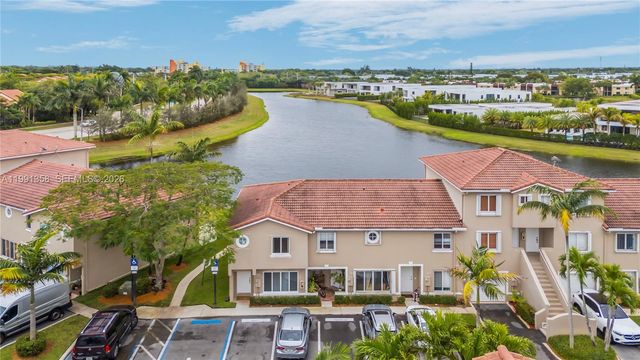 164 Riviera Cir, Weston, FL 33326