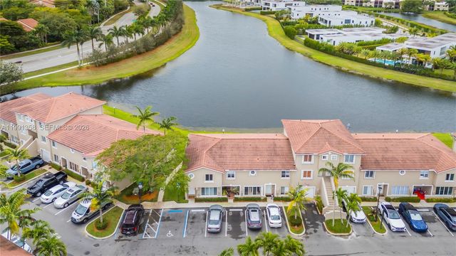 164 Riviera Cir, Weston, FL 33326