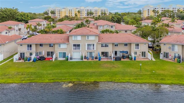164 Riviera Cir, Weston, FL 33326