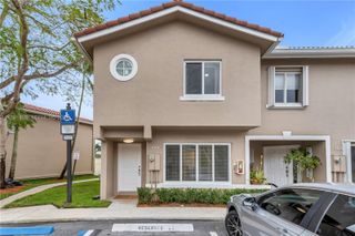 164 Riviera Cir, Weston, FL 33326