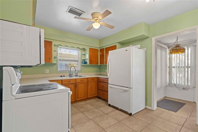 927 PARKWOOD DRIVE, Dunedin, FL 34698