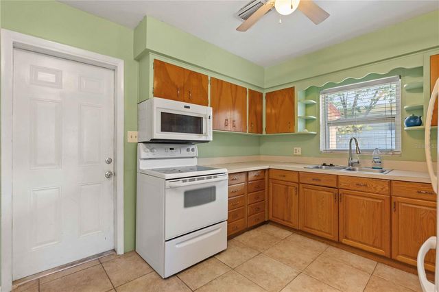 927 PARKWOOD DRIVE, Dunedin, FL 34698