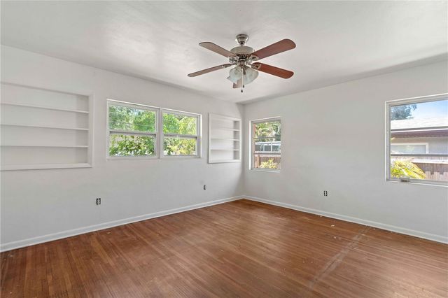 927 PARKWOOD DRIVE, Dunedin, FL 34698