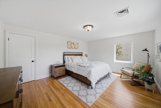 18 Travis Dr, Newton, MA 02467