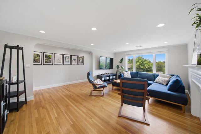 18 Travis Dr, Newton, MA 02467