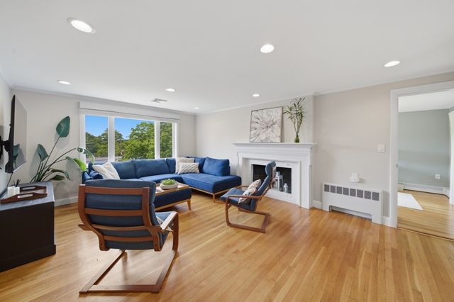 18 Travis Dr, Newton, MA 02467