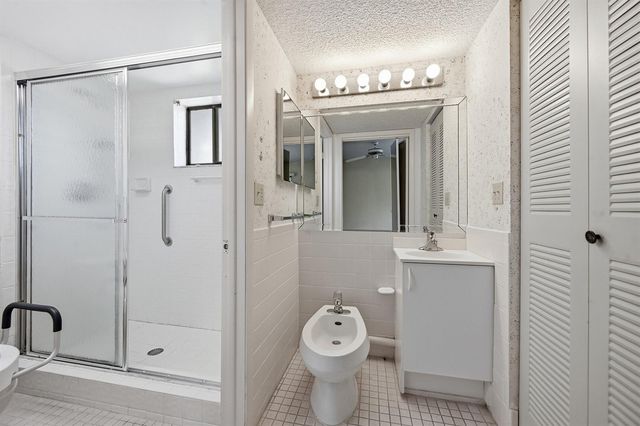 5370 Las Verdes Circle 219, Delray Beach, FL 33484