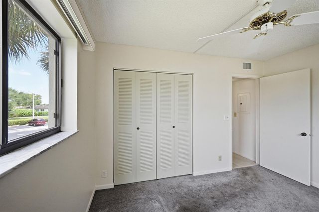 5370 Las Verdes Circle 219, Delray Beach, FL 33484