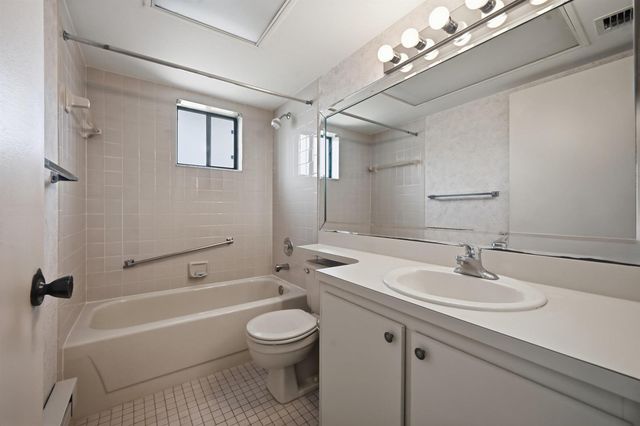 5370 Las Verdes Circle 219, Delray Beach, FL 33484