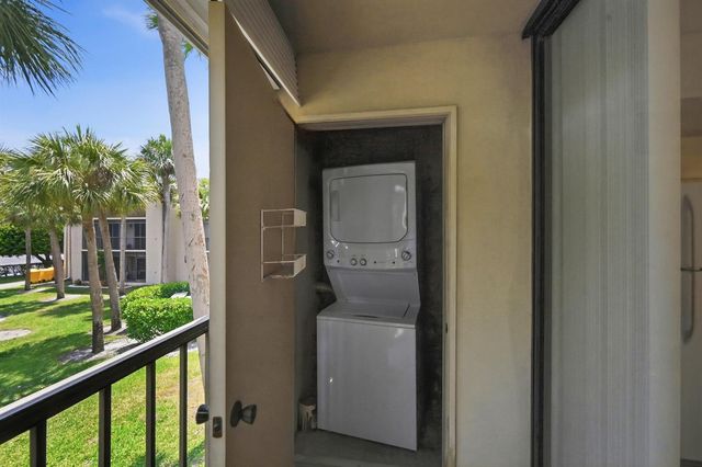 5370 Las Verdes Circle 219, Delray Beach, FL 33484