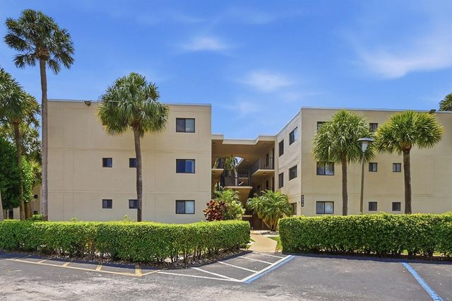 5370 Las Verdes Circle 219, Delray Beach, FL 33484