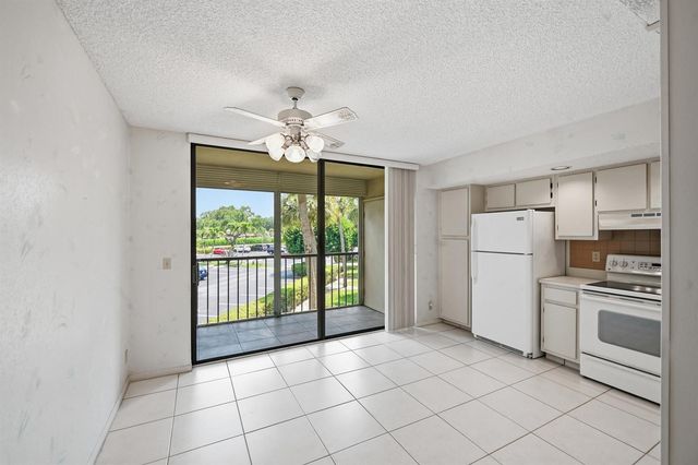 5370 Las Verdes Circle 219, Delray Beach, FL 33484
