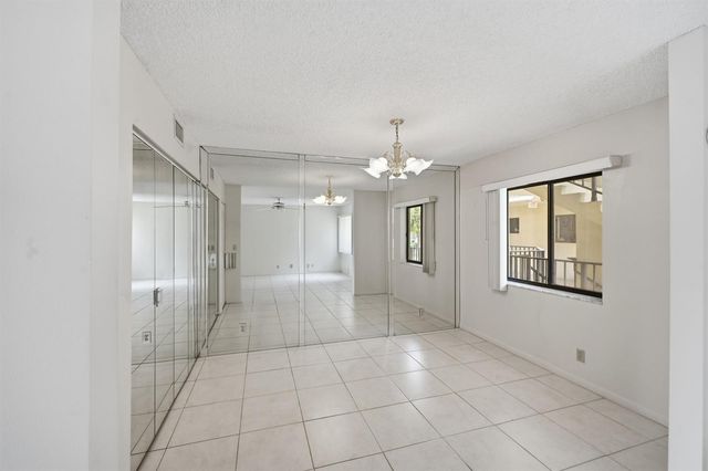 5370 Las Verdes Circle 219, Delray Beach, FL 33484