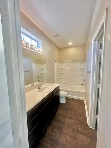 59 Woodland Hills Drive A, Conroe, TX 77303