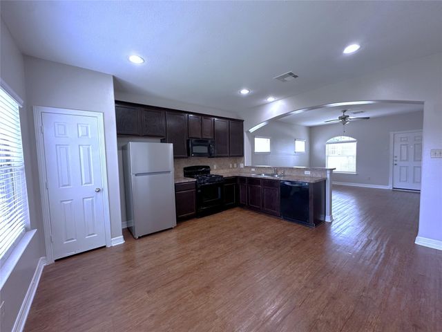 59 Woodland Hills Drive A, Conroe, TX 77303