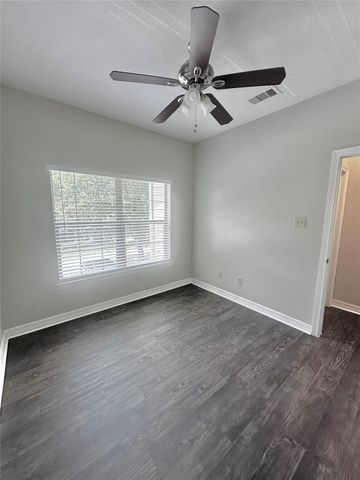 59 Woodland Hills Drive A, Conroe, TX 77303