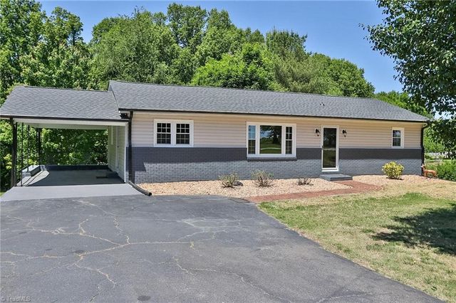 1279 N Hoots Road, Ronda, NC 28679