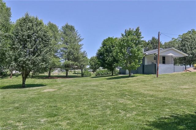 1279 N Hoots Road, Ronda, NC 28679
