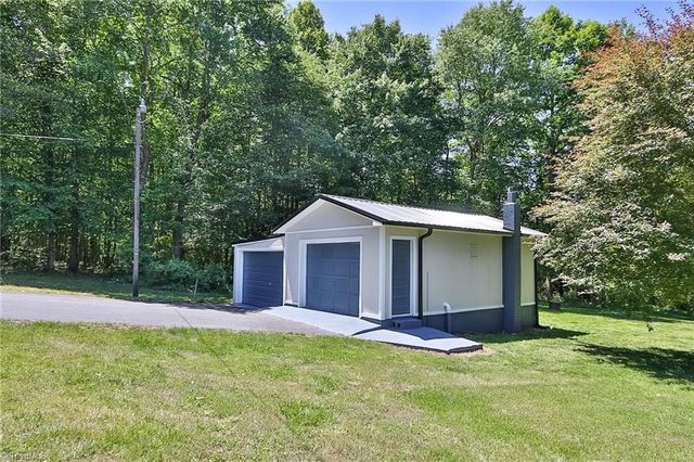 1279 N Hoots Road, Ronda, NC 28679