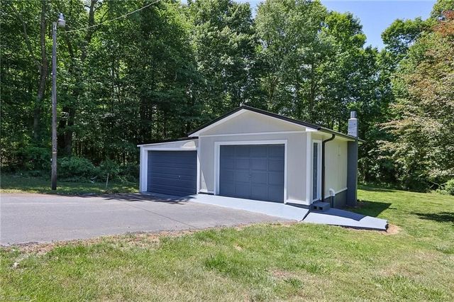 1279 N Hoots Road, Ronda, NC 28679