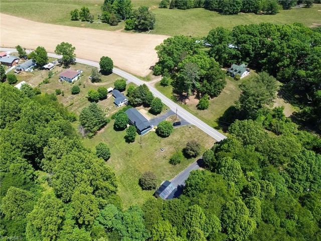 1279 N Hoots Road, Ronda, NC 28679