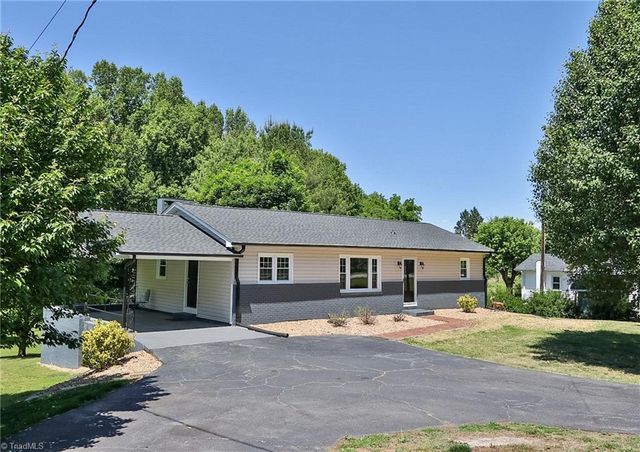 1279 N Hoots Road, Ronda, NC 28679