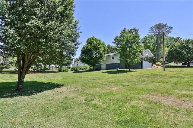 1279 N Hoots Road, Ronda, NC 28679