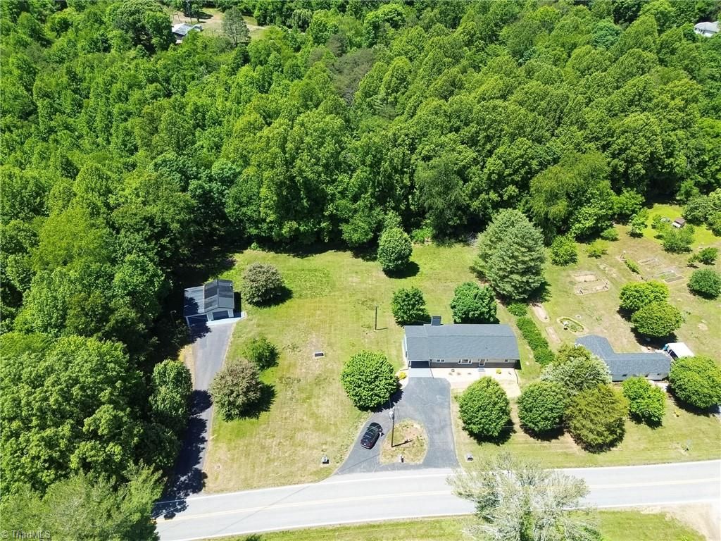 1279 N Hoots Road, Ronda, NC 28679