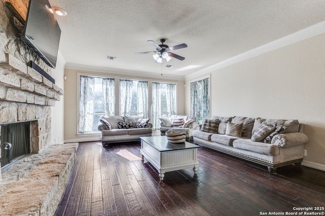 734 Teatro, San Antonio, TX 78253