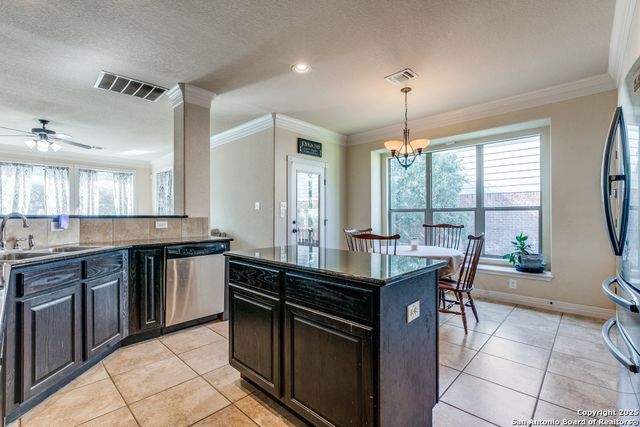 734 Teatro, San Antonio, TX 78253