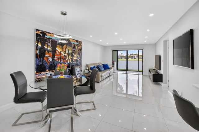 15401 Pembridge Avenue 15, Delray Beach, FL 33484